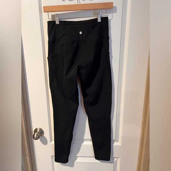 Willit sz small solid black leggings. Sid’s pockets and back zipper pocket. - Picture 4 of 5